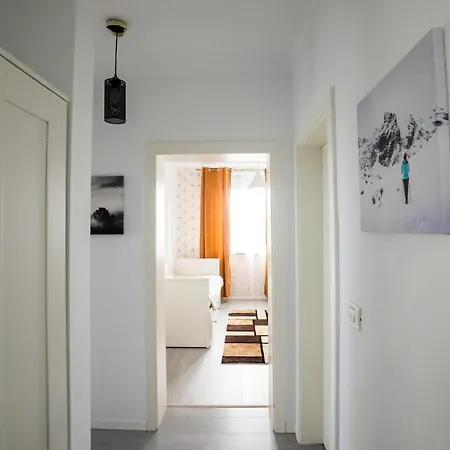 Rozelor Two Bedroom In Giroc